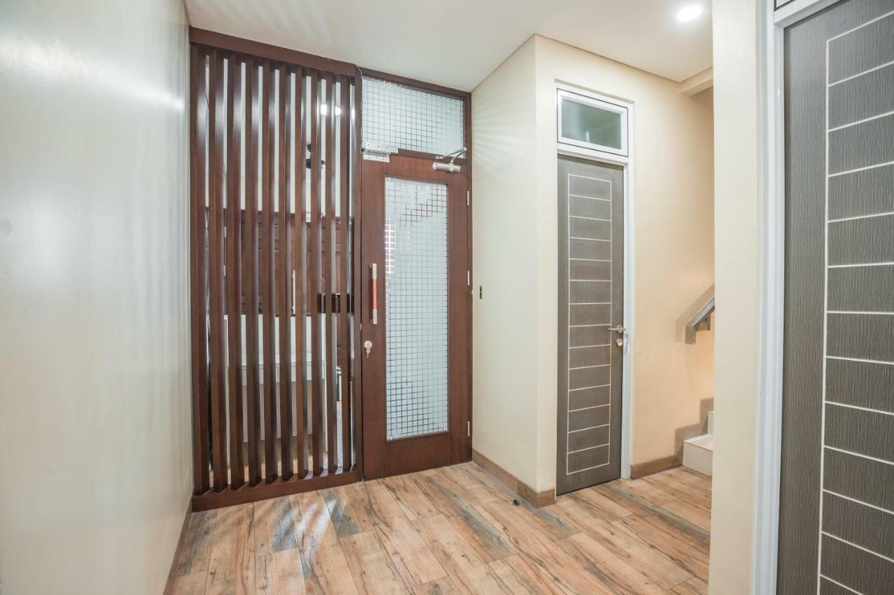 Super Oyo 1487 Residence Khoe Jakarta Exteriör bild