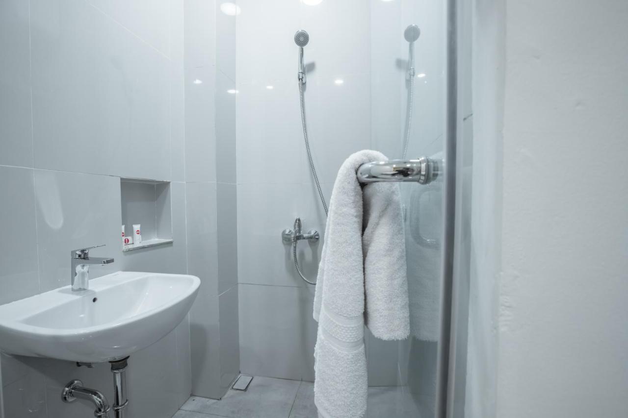 Super Oyo 1487 Residence Khoe Jakarta Exteriör bild